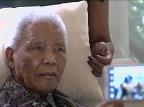 Mandela aparece debilitado em imagens transmitidas por TV sul-africana AFP PHOTO / SABC/AFP