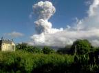 Erupção mata quatro alpinistas nas Filipinas Phivolcs-Dost/AFP