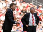 Novo técnico do Manchester United, Moyes se diz honrado por substituir Alex Ferguson IAN KINGTON/AFP Novo técnico do Manchester United, Moyes se diz honrado por substituir Alex Ferguson IAN KINGTON/AFP