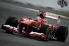 Alonso ironiza queixas da Red Bull: "Perderam as últimas três poles com os pneus novos" (LLUIS GENE / AFP/)