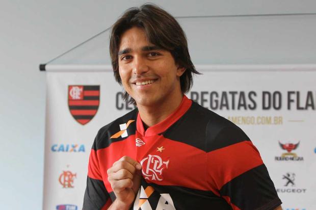 Apresentado no Flamengo, Moreno diz que saída do Grêmio foi opção de Luxa CARLOS MORAES/AGÊNCIA O DIA/ESTADÃO CONTEÚDO/