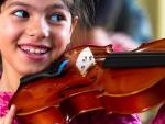 Alunos participam de aula reinaugural da Escola de Música da OSPA