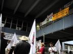 Após um dia em vigília, produtores rurais deixam Centro Administrativo estadual Tadeu Vilani/Agencia RBS Após um dia em vigília, produtores rurais deixam Centro Administrativo estadual Tadeu Vilani/Agencia RBS