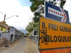 Moradores do bairro Partenon criticam demora de obra de drenagem em Porto Alegre Félix Zucco/Agencia RBS Moradores do bairro Partenon criticam demora de obra de drenagem em Porto Alegre Félix Zucco/Agencia RBS