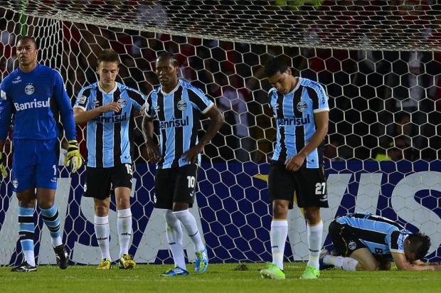 Comentaristas avaliam situação do Grêmio e possível saída de Luxemburgo Luis Acosta/AFP