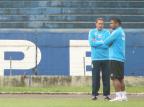 Treino físico do Grêmio é marcado por longa conversa entre Luxa e Roger Augusto Turcato/