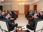 Al-Assad jura derrotar "terrorismo" e negociar transição SANA/AFP Al-Assad jura derrotar "terrorismo" e negociar transição SANA/AFP