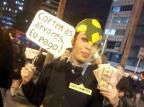 Manifestantes se reúnem contra o corte de árvores em Porto Alegre Lauro Alves/Agencia RBS Manifestantes se reúnem contra o corte de árvores em Porto Alegre Lauro Alves/Agencia RBS