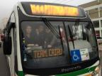 Funcionários da Carris bloqueiam saída de ônibus na garagem da empresa em Porto Alegre Paulo Rocha/Rádio Gaúcha Funcionários da Carris bloqueiam saída de ônibus na garagem da empresa em Porto Alegre Paulo Rocha/Rádio Gaúcha