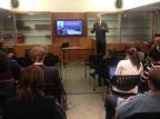 Fortunati apresenta o orçamento participativo de Porto Alegre na universidade Stanford Thiago Medeiros/Agencia RBS Fortunati apresenta o orçamento participativo de Porto Alegre na universidade Stanford Thiago Medeiros/Agencia RBS