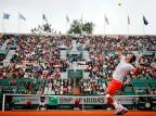 Após ter jogo adiado, Nadal garante vaga na terceira fase em Roland Garros MARTIN BUREAU / AFP/Agência RBS