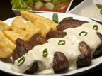Experimente uma picanha ao molho de quatro queijos no jantar Sérgio Vignes/divulgação Experimente uma picanha ao molho de quatro queijos no jantar Sérgio Vignes/divulgação