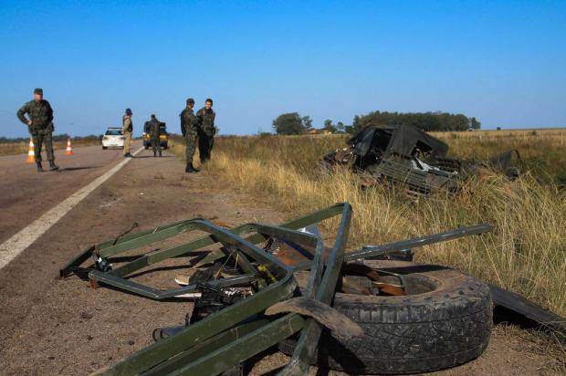 Veículo do Exército capota e dois militares morrem na BR-471, perto do Taim Lucia Maciel/Especial