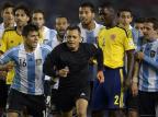 Messi joga meio tempo e Argentina não sai do empate com a Colômbia Juan Mabromata/AFP Messi joga meio tempo e Argentina não sai do empate com a Colômbia Juan Mabromata/AFP