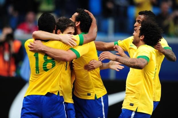 Com gols de Oscar, Hernanes e Lucas, Brasil vence França na Arena por 3 a 0 Fernando Gomes/Agencia RBS