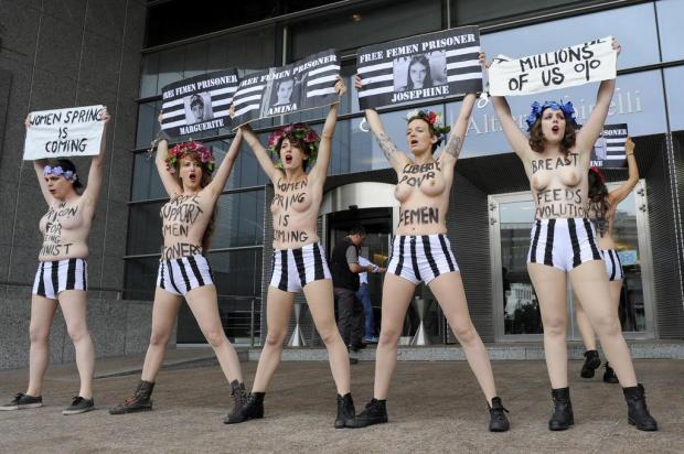 Integrantes do Femen são condenadas a quatro meses de prisão JOHN THYS/AFP
