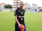Sem Fernando, Adriano acredita que chegou a sua hora: "Vão me conhecer" Andréa Graiz/Agencia RBS Sem Fernando, Adriano acredita que chegou a sua hora: "Vão me conhecer" Andréa Graiz/Agencia RBS