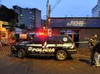 Mulher é assassinada no Bairro Azenha, em Porto Alegre Luiz Armando Vaz/Agencia RBS Mulher é assassinada no Bairro Azenha, em Porto Alegre Luiz Armando Vaz/Agencia RBS