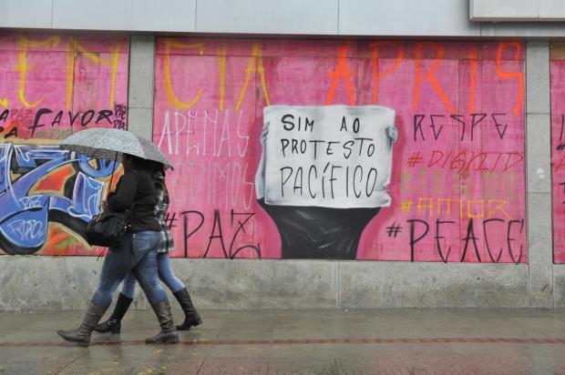 Antes de manifestação, estabelecimentos encerram atividades mais cedo no Centro de Porto Alegre Matheus Bruxel/Agência RBS