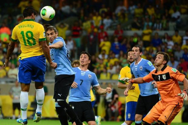 Brasil espanta Mineirazo, vence Uruguai e está na final da Copa das Confederações CHRISTOPHE SIMON/AFP