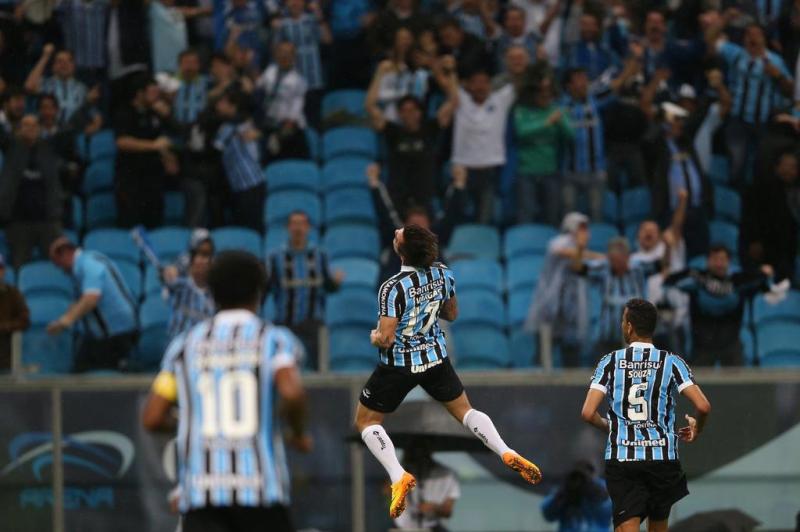 Vargas também marca o segundo gol do Grêmio, aos 33 minutos do primeiro tempo:imagem 7