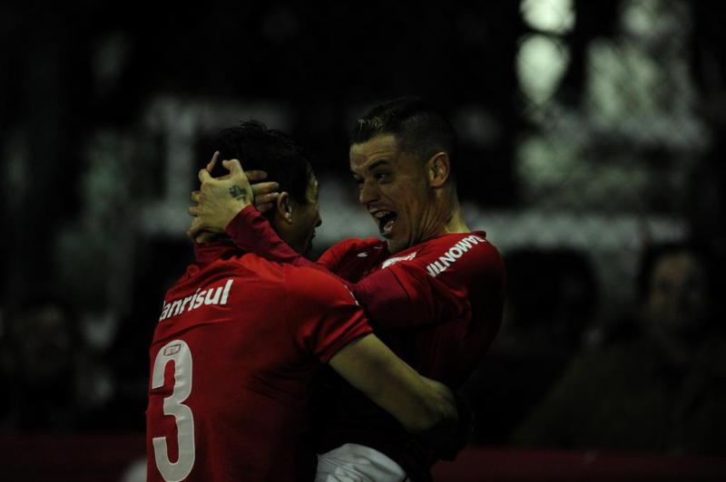 Com gol de D