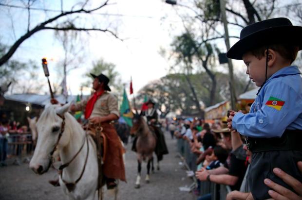 Cerca de 20 mil pessoas estiveram no Parque Maurício Sirotsky Sobrinho no primeiro dia das festividades Bruno Alencastro/Agencia RBS Cerca de 20 mil pessoas estiveram no Parque Maurício Sirotsky Sobrinho no primeiro dia das festividades Bruno Alencastro/Agencia RBS