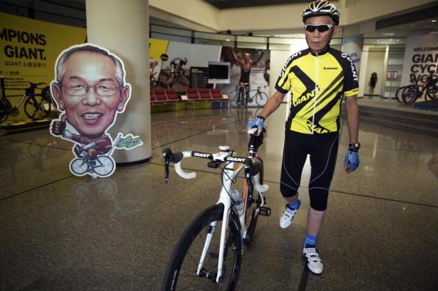 Aos 79 anos, fundador de fábrica de bicicletas dá exemplo e pedala 40 quilômetros por dia Sim Chi Yin/NYTNS Aos 79 anos, fundador de fábrica de bicicletas dá exemplo e pedala 40 quilômetros por dia Sim Chi Yin/NYTNS