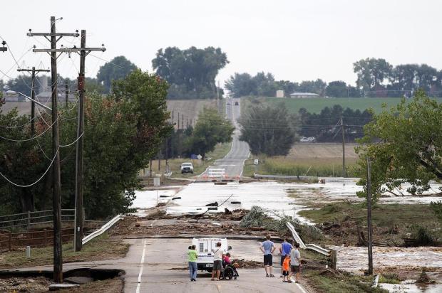 Sobe para quatro número de mortos nas enchentes no Colorado Marc Piscotty/Getty Images/AFP