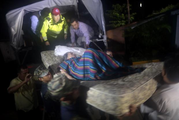 Furacão e tempestade tropical deixam 9 mortos e mais de 6 mil desabrigados no México Pedro Pardo/AFP