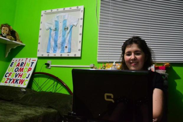 Tecnologia ajuda jovem que perdeu os movimentos e a fala a se comunicar Henrique Siqueira/Especial