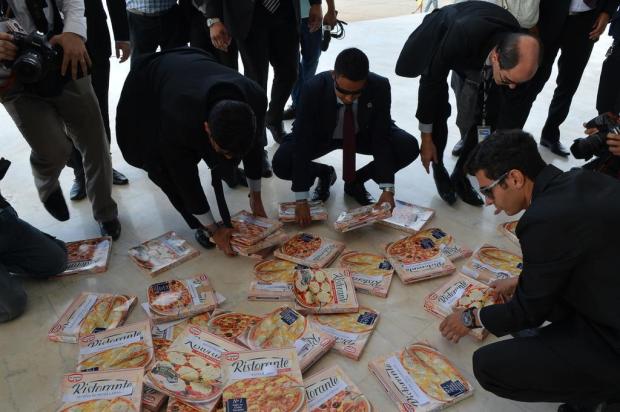 Mensalão: manifestantes deixam pizzas no STF em protesto contra aceitação de embargos José Cruz/Agência Brasil