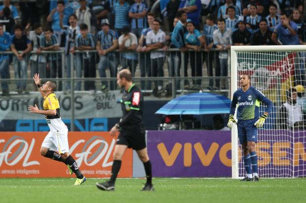 Grêmio perde para o Criciúma por 2 a 1 e sonho do título fica mais distante Ricardo Duarte/