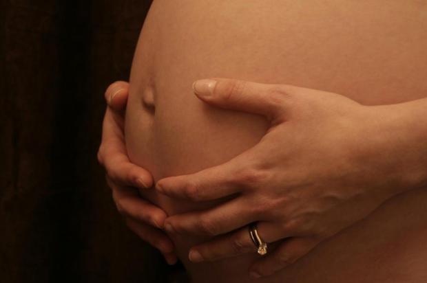 Conheça os riscos de ingerir álcool durante a gravidez Jose Torres/Stock.xchng