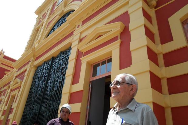 Comerciantes do Mercado Municipal de Manaus recebem cursos de inglês para a Copa Leanderson Lima/Especial