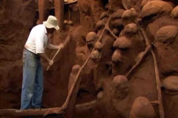 Biólogos enchem formigueiro com cimento e descobrem arquitetura impressionante 15776984