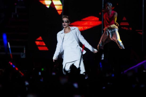 Justin Bieber leva garrafada e encerra show antes do previsto em São Paulo Vanessa Carvalho/Estadão Conteúdo Justin Bieber leva garrafada e encerra show antes do previsto em São Paulo Vanessa Carvalho/Estadão Conteúdo