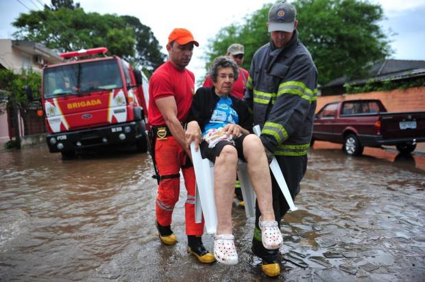 Mais de 1,6 mil pessoas estão fora de casa por causa da chuva no RS Ronald Mendes/Agencia RBS