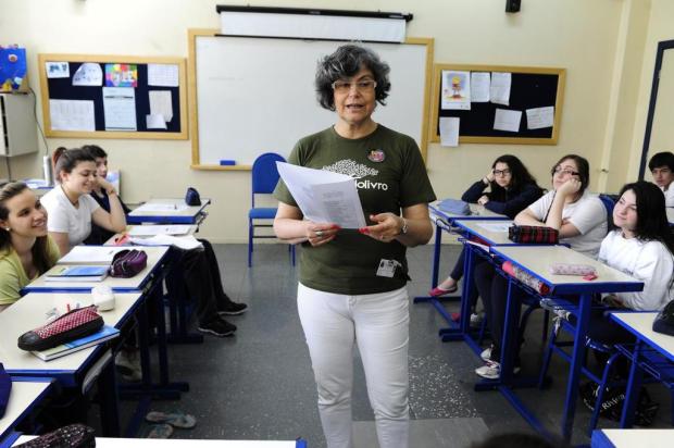Professora de Porto Alegre renovou a forma de ensinar literatura no Ensino Médio Ronaldo Bernardi/Agencia RBS Professora de Porto Alegre renovou a forma de ensinar literatura no Ensino Médio Ronaldo Bernardi/Agencia RBS