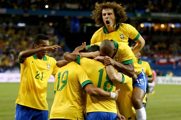 Com gols de Hulk e Robinho, Brasil vence o Chile por 2 a 1 em amistoso AFP/