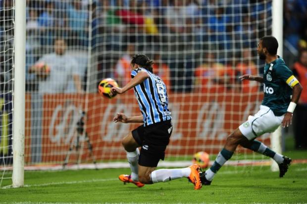 Grêmio vence o Goiás, se garante na Libertadores e fica perto do vice do Brasileirão Diego Vara/Agencia RBS