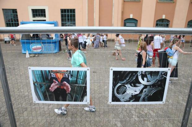 Exposição de fotos mostra o cotidiano de detentos e funcionários de presídios Bruno Alencastro/Agencia RBS