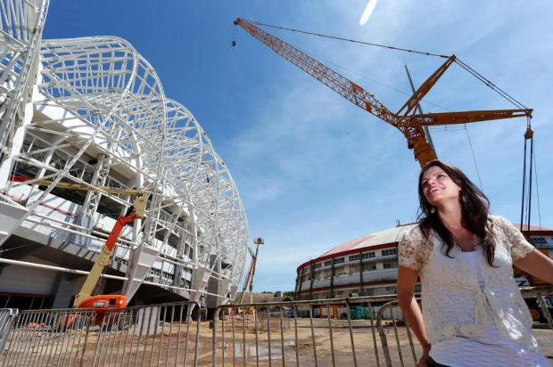 Vice-presidente do Inter comenta reforma do Beira-Rio: "De janeiro a abril é o periodo de entrega do estádio" Bruno Alencastro/Agencia RBS Vice-presidente do Inter comenta reforma do Beira-Rio: "De janeiro a abril é o periodo de entrega do estádio" Bruno Alencastro/Agencia RBS