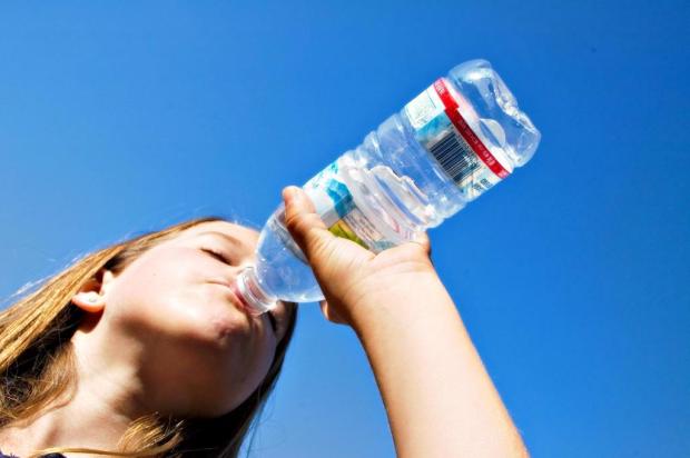 Nutricionistas dão dicas de hidratação para o verão Divulgação/stock.xchng Nutricionistas dão dicas de hidratação para o verão Divulgação/stock.xchng