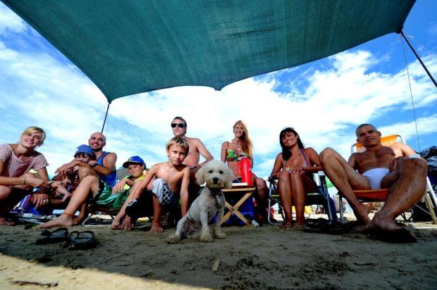 Argentinos não abrem mão das férias nas praias gaúchas e catarinenses Ricardo Duarte/Agencia RBS
