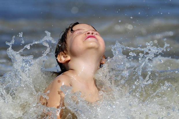 Tempo bom e mar 2°C mais quente que a média agradaram veranistas nesse fim de semana no litoral gaúcho Diego Vara/Agencia RBS