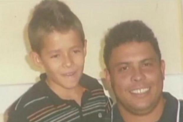 Apadrinhado por Ronaldo Nazário, fenômeno do futebol capixaba vai jogar no Grêmio Arquivo Pessoal/Arquivo Pessoal Apadrinhado por Ronaldo Nazário, fenômeno do futebol capixaba vai jogar no Grêmio Arquivo Pessoal/Arquivo Pessoal