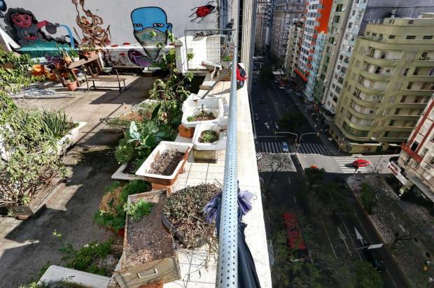 Como o manuseio com a terra pode melhorar a qualidade de vida nas cidades Bruno Alencastro/Agencia RBS Como o manuseio com a terra pode melhorar a qualidade de vida nas cidades Bruno Alencastro/Agencia RBS
