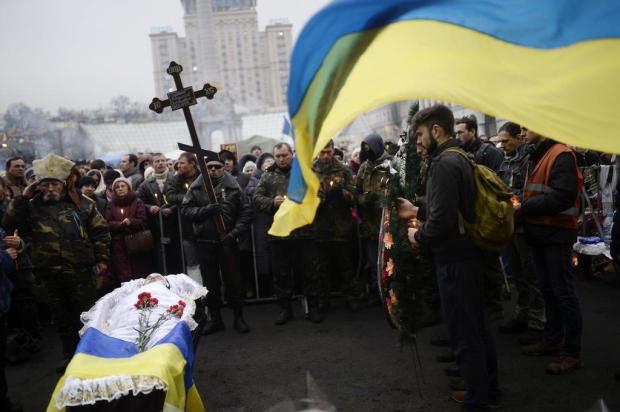 Forças Armadas da Ucrânia entram em estado de alerta; Ban Ki-moon pede calma BULENT KILIC/AFP