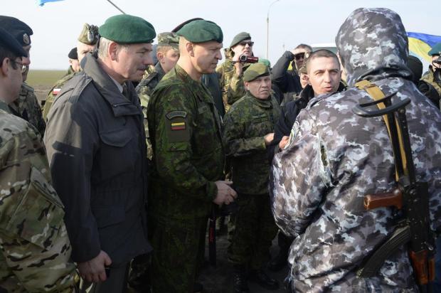 Observadores militares são novamente impedidos de entrar na Crimeia ALEXANDER NEMENOV/AFP